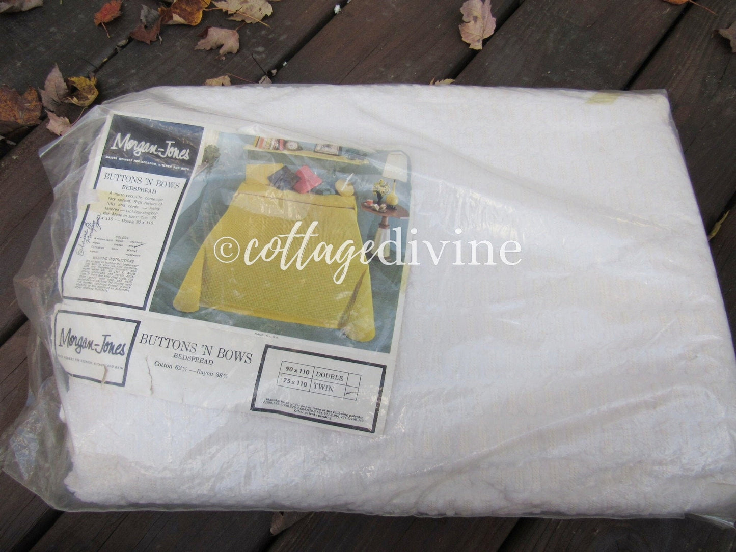 Fresh White Buttons 'n Bows Vintage Morgan Jones Chenille Bedspread, Twin, NOS