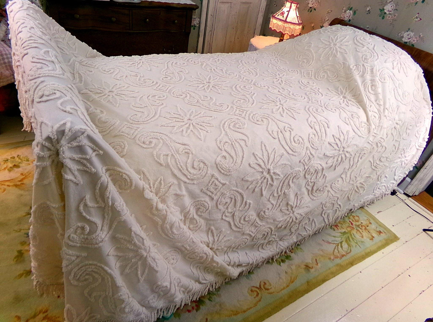 modern farmhouse style chenille bedspread, vintage y2k era twin or full size bedding, lightweight summer cotton coverlet